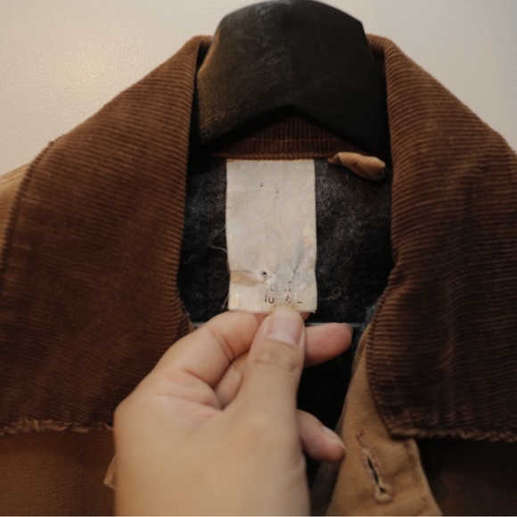 Vintage Carhartt Tan Field Jacket with Brown Collar Carpet Lining - Picture 3 of 5